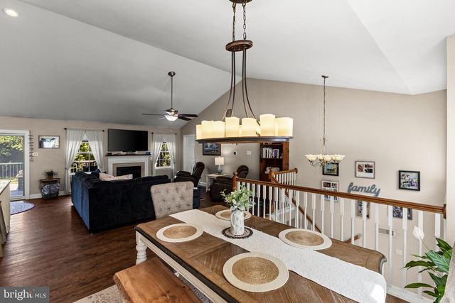 14 MAPLE LEAF DR, Mullica Hill, NJ 08062