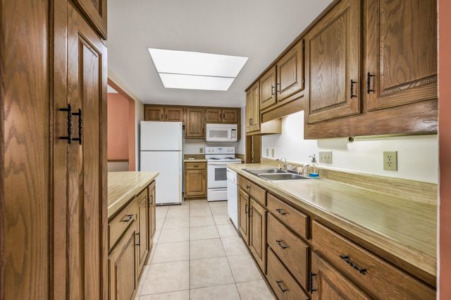 917 Tiffany Ct., North Myrtle Beach, SC 29582