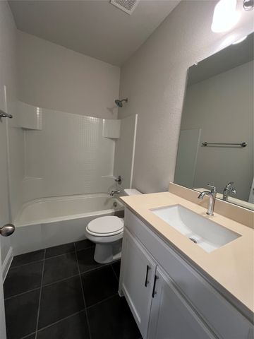 2701 Glasgow Way, Denton, TX 76207