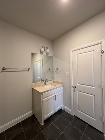 2701 Glasgow Way, Denton, TX 76207