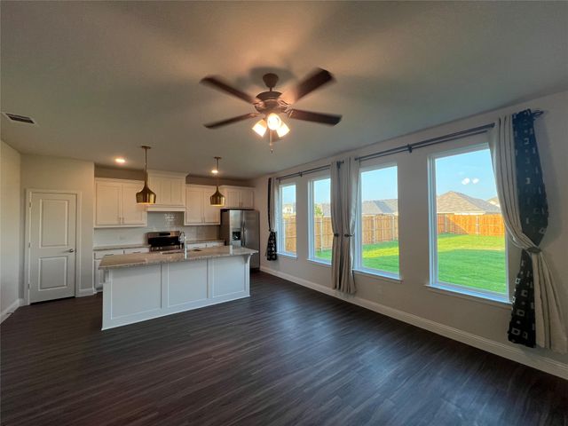 2701 Glasgow Way, Denton, TX 76207