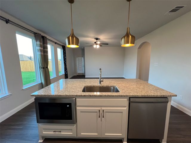 2701 Glasgow Way, Denton, TX 76207