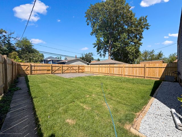 353 W 15th Place, Chicago Heights, IL 60411