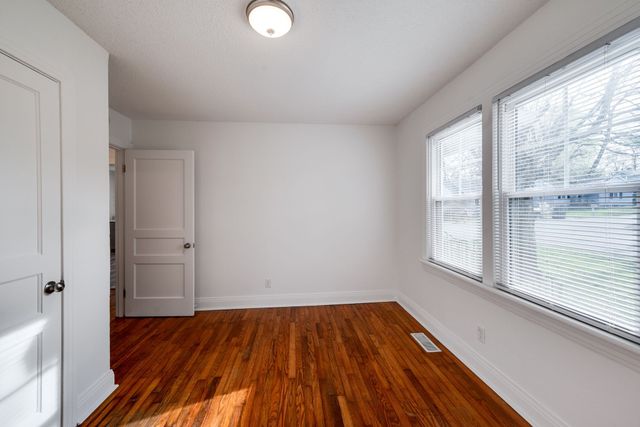 306 Crossover St, Columbia, TN 38401