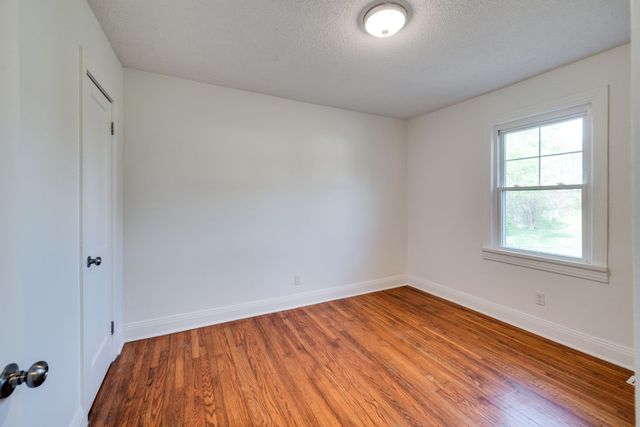 306 Crossover St, Columbia, TN 38401