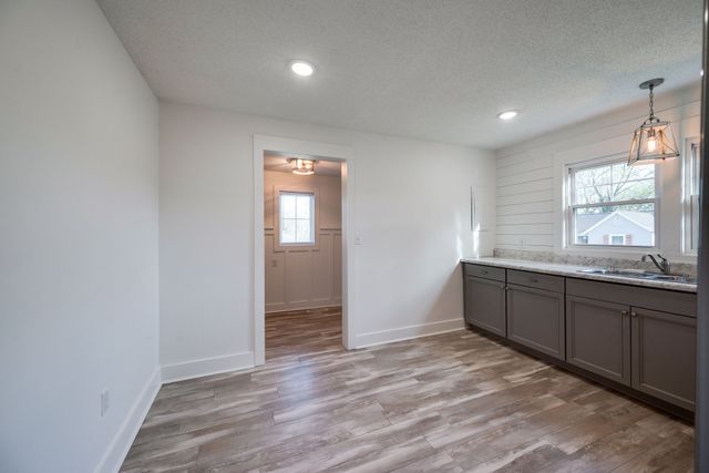 306 Crossover St, Columbia, TN 38401