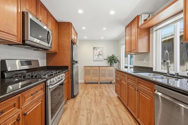 1256 Rainier Avenue, Pacifica, CA 94044