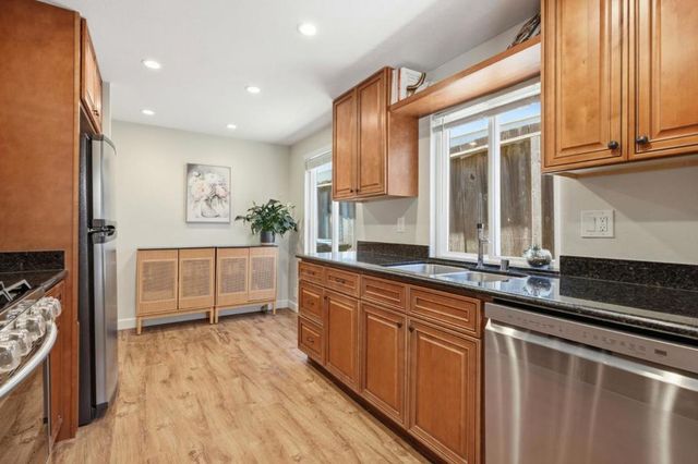 1256 Rainier Avenue, Pacifica, CA 94044