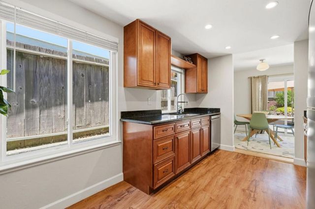 1256 Rainier Avenue, Pacifica, CA 94044