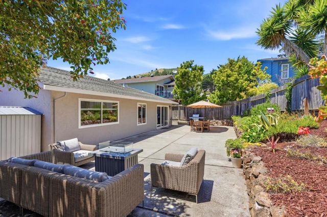 1256 Rainier Avenue, Pacifica, CA 94044