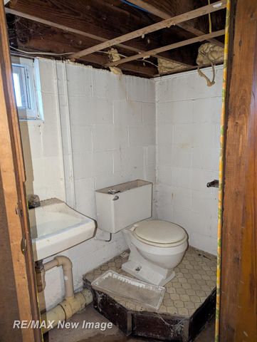 2385 Mccarty Road, Saginaw, MI 48603