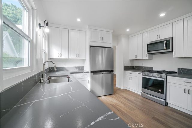422 S Sycamore Avenue, Los Angeles, CA 90036