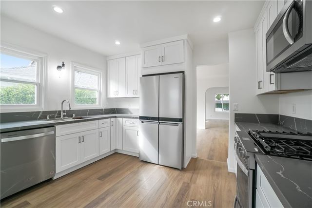 422 S Sycamore Avenue, Los Angeles, CA 90036