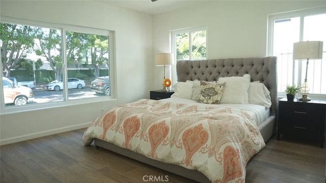 422 S Sycamore Avenue, Los Angeles, CA 90036