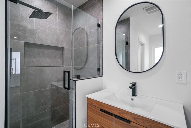 422 S Sycamore Avenue, Los Angeles, CA 90036