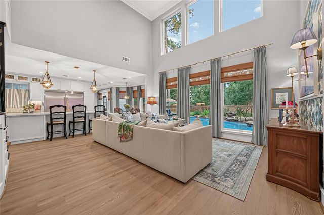 38 N Longspur Drive, The Woodlands, TX 77380