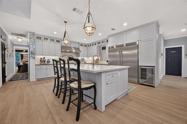 38 N Longspur Drive, The Woodlands, TX 77380