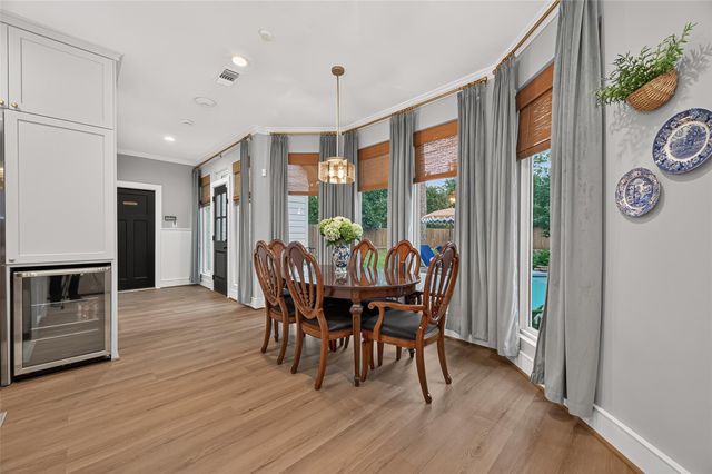 38 N Longspur Drive, The Woodlands, TX 77380