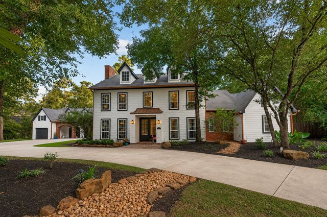 38 N Longspur Drive, The Woodlands, TX 77380