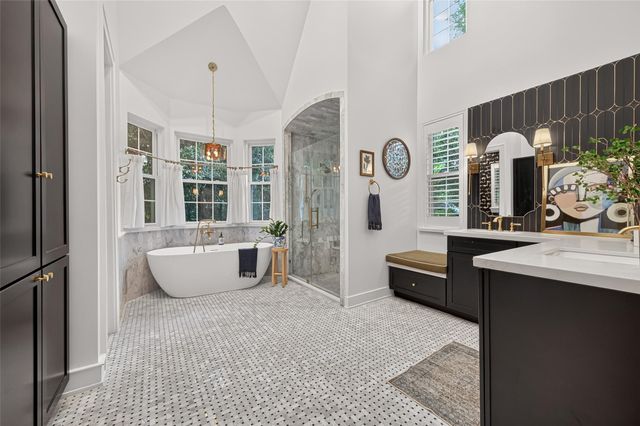38 N Longspur Drive, The Woodlands, TX 77380