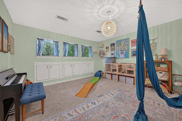 38 N Longspur Drive, The Woodlands, TX 77380