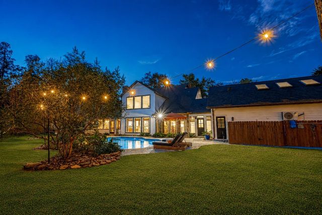 38 N Longspur Drive, The Woodlands, TX 77380