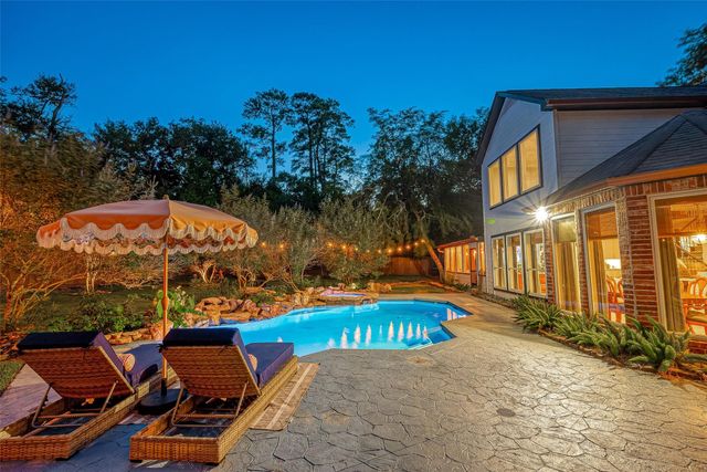 38 N Longspur Drive, The Woodlands, TX 77380