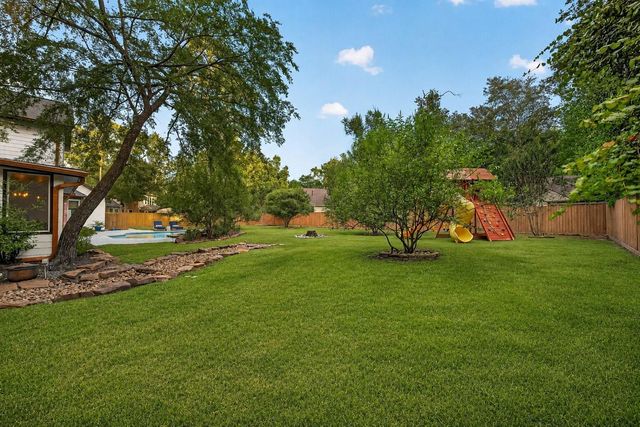 38 N Longspur Drive, The Woodlands, TX 77380