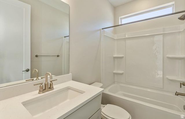 4949 EMERALD AVE, Eagle Mountain, UT 84005