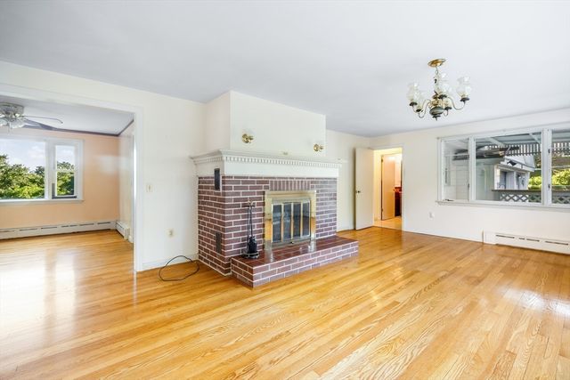 45 Indian Hill Rd, Worcester, MA 01606
