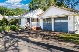 45 Indian Hill Rd, Worcester, MA 01606