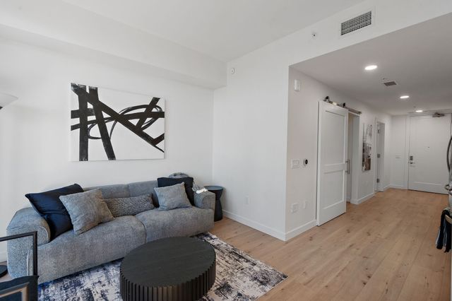 1212 Demonbreun St Apt 806, Nashville, TN 37203