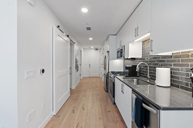 1212 Demonbreun St Apt 806, Nashville, TN 37203