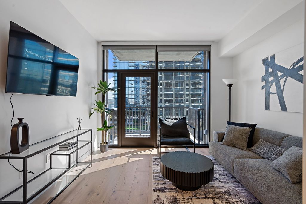 1212 Demonbreun St Apt 806, Nashville, TN 37203