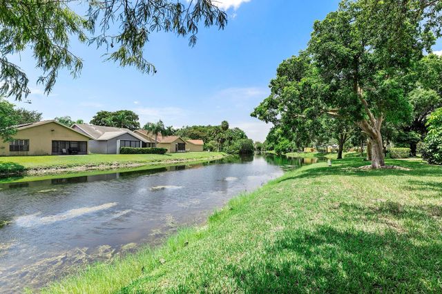 3051 NW 48th Avenue 808, Coconut Creek, FL 33063