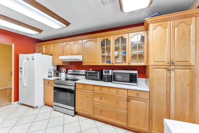 3051 NW 48th Avenue 808, Coconut Creek, FL 33063