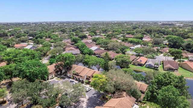 3051 NW 48th Avenue 808, Coconut Creek, FL 33063