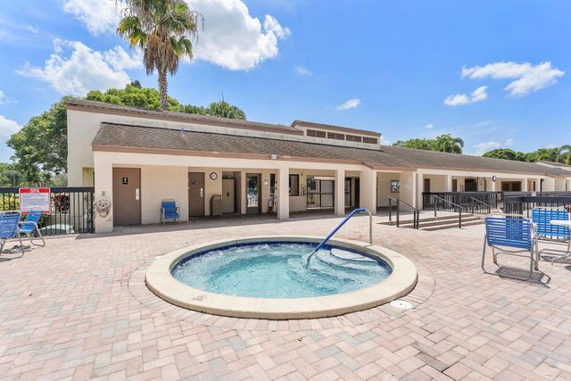 3051 NW 48th Avenue 808, Coconut Creek, FL 33063