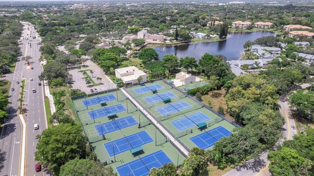 3051 NW 48th Avenue 808, Coconut Creek, FL 33063