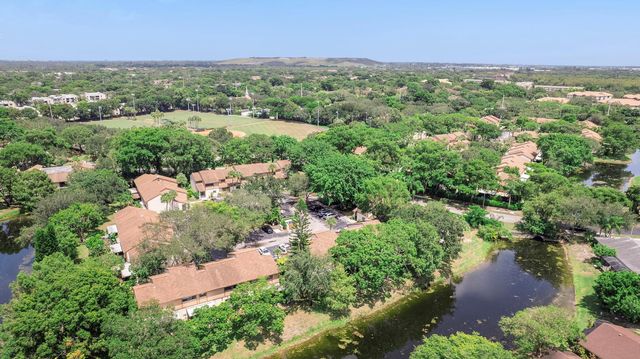 3051 NW 48th Avenue 808, Coconut Creek, FL 33063