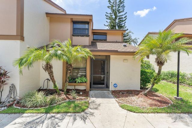 3051 NW 48th Avenue 808, Coconut Creek, FL 33063