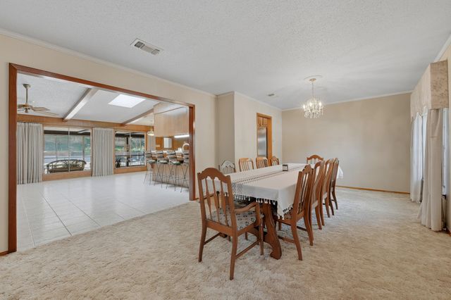 207 Trailwood Drive, Euless, TX 76039