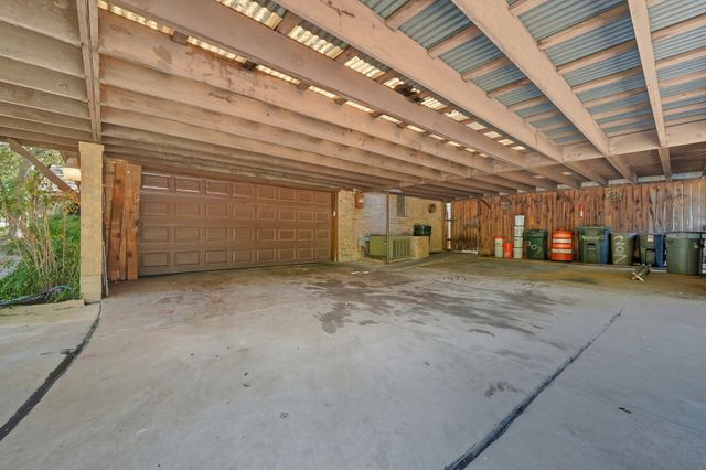 207 Trailwood Drive, Euless, TX 76039