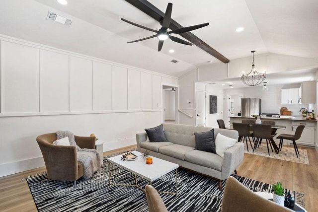 234 Woodcreek DR, Wimberley, TX 78676