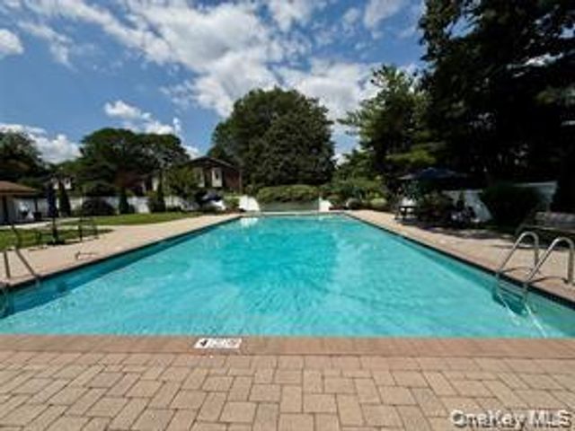 4 Blue Hill A, Orangeburg, NY 10962