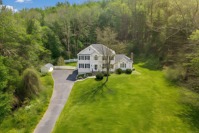 23 Fawnwood Road, Newtown, CT 06482