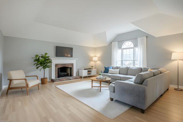 23 Fawnwood Road, Newtown, CT 06482