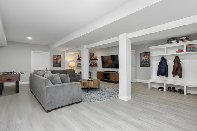 23 Fawnwood Road, Newtown, CT 06482