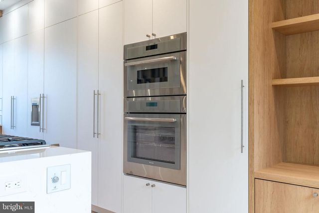 252 GATE ST, Philadelphia, PA 19128