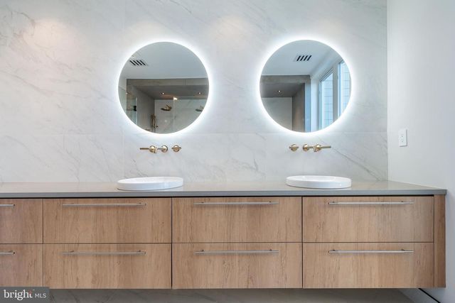 252 GATE ST, Philadelphia, PA 19128